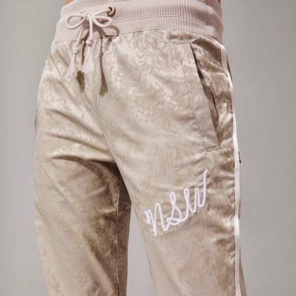 nike nsw jacquard track pants